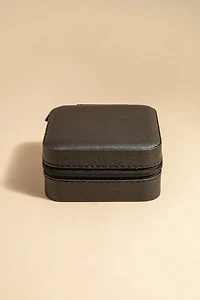 Joan Square Zip Travel Box