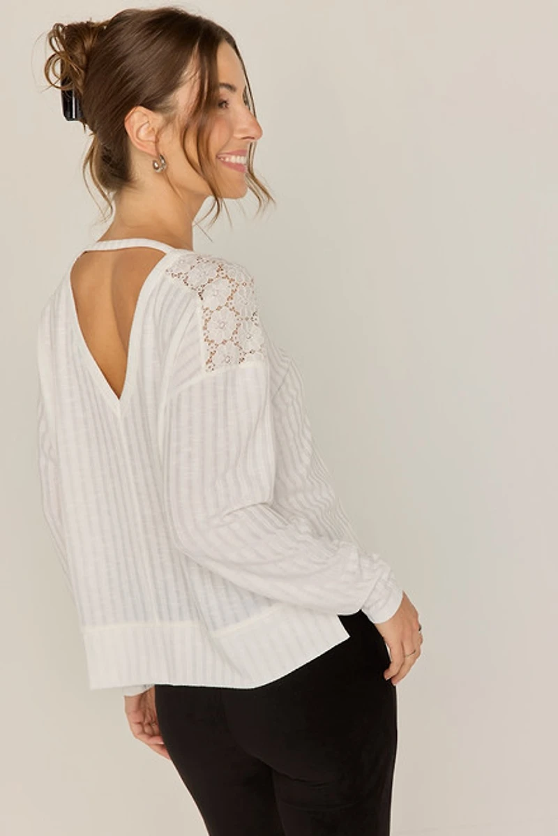 Juliette Crewneck Shoulder Flower Knit Top
