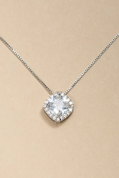 Debra Halo Short Crystal Pendant Necklace