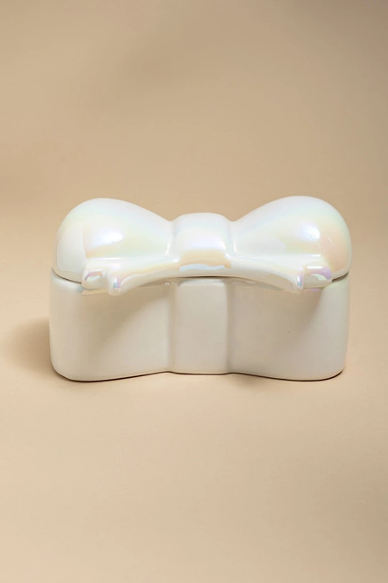 DW Home White Gardenia Ceramic Bow Candle 9.2oz