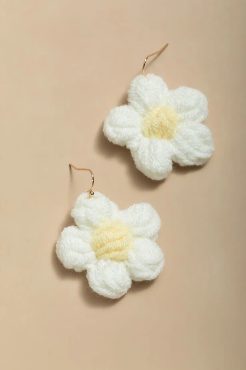 Lorie Crochet Daisy Drop Earrings