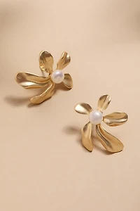 Nora Pearl Flower Stud Earrings