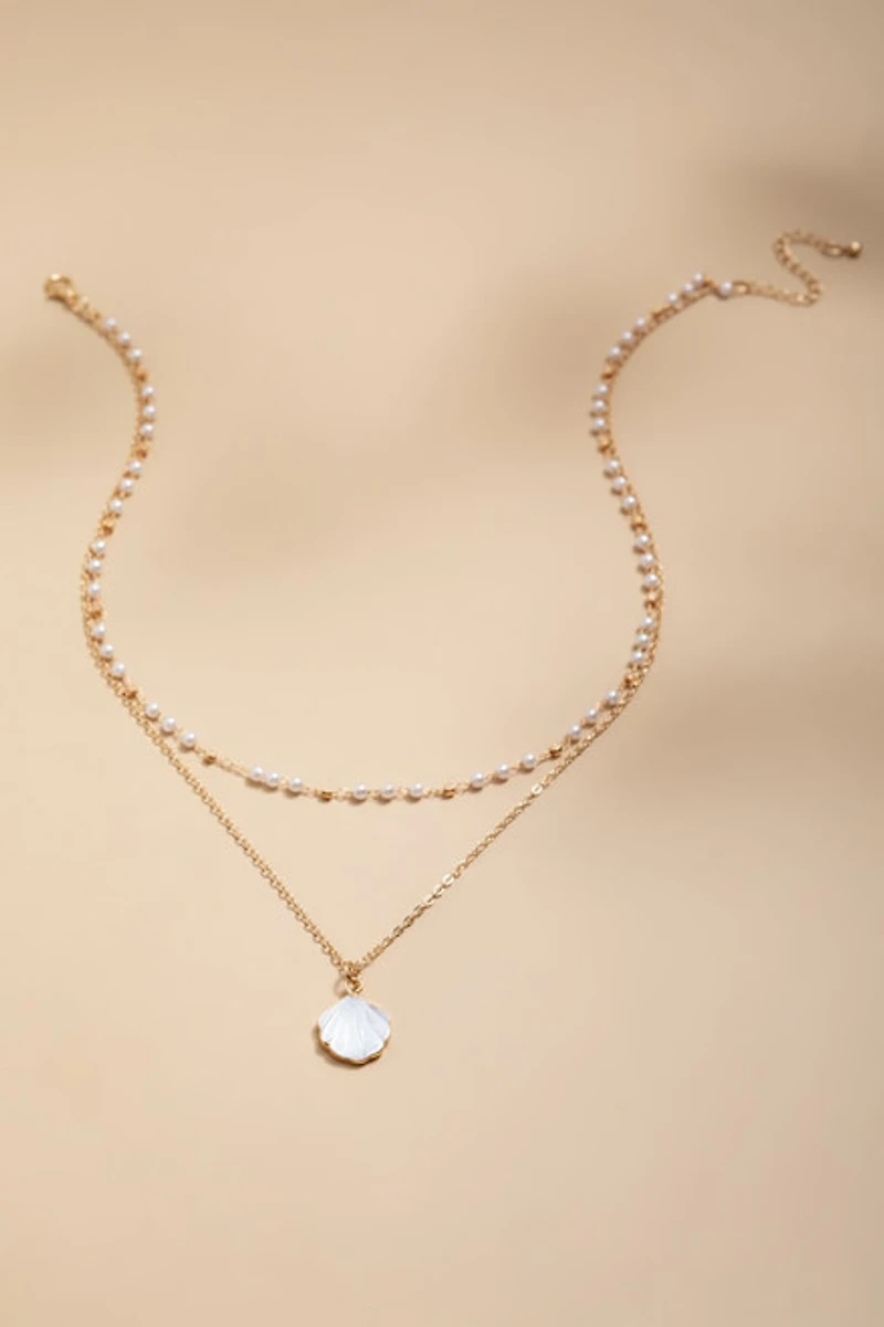 Hillary Shell Pendant Layered Necklace