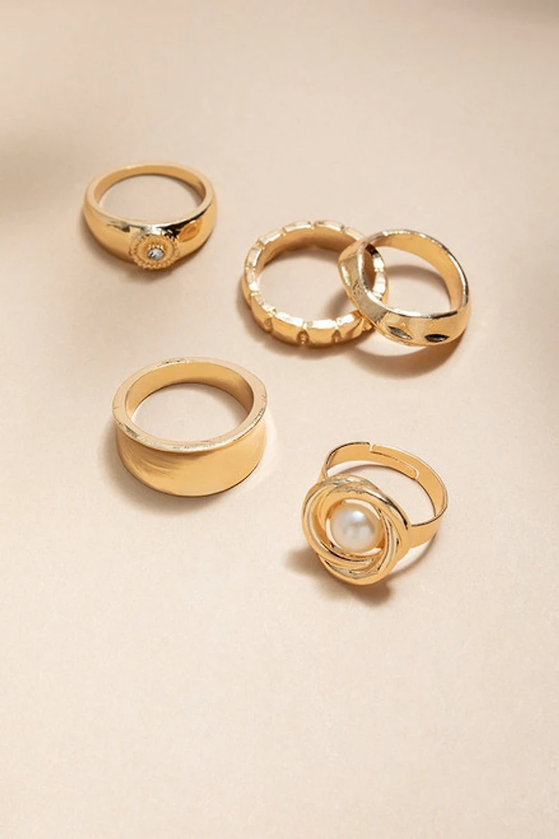 Eleanor Pearl Statement Ring Set