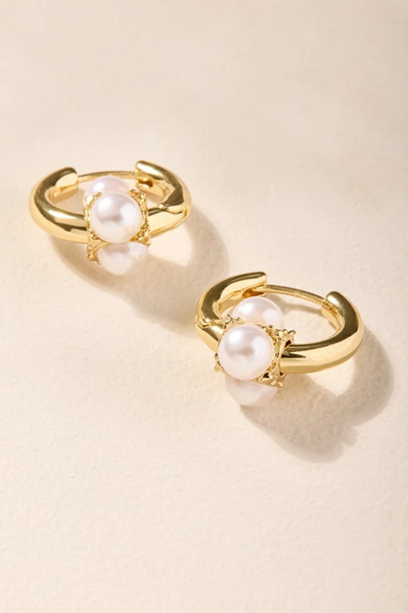 Alexis Huggie Hoop With Pearl