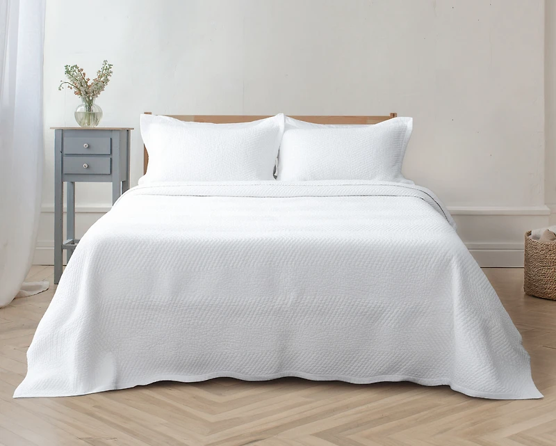 Hermosa Cotton Quilt Set - White
