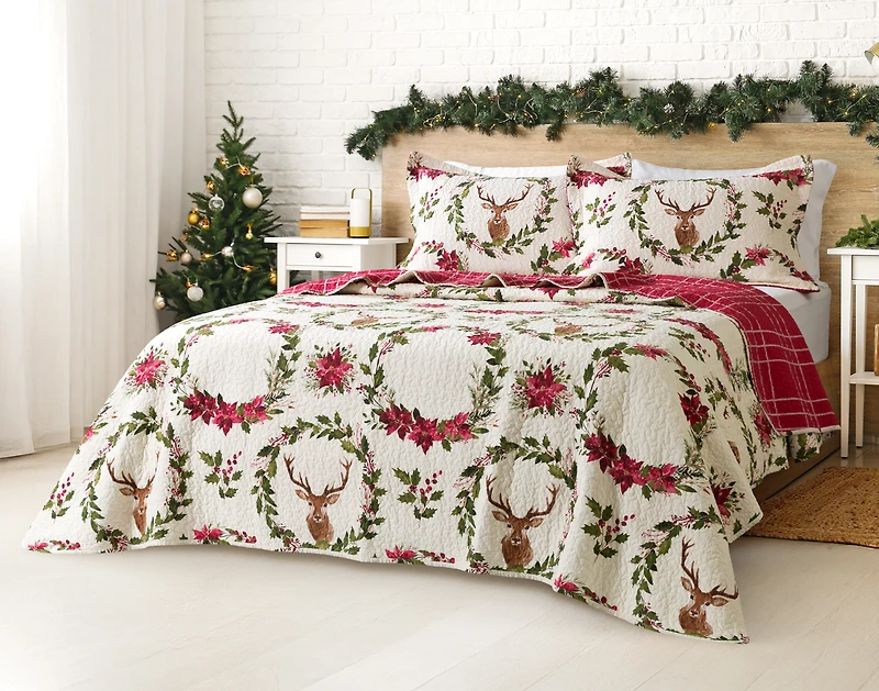 Holly Wreath Cotton Quilt Set, Botanical, White,