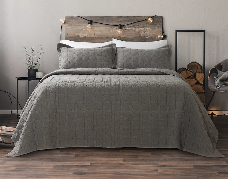 Bear Crossing Quilt Set, Geometric, Grey,