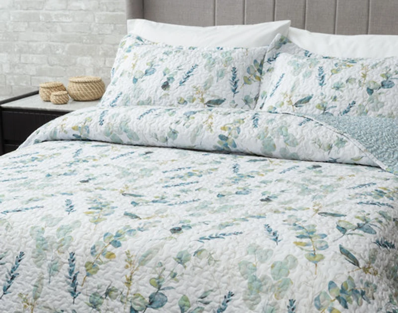 Ariel Recycled Polyester Coverlet Set, Botanical, White, Queen