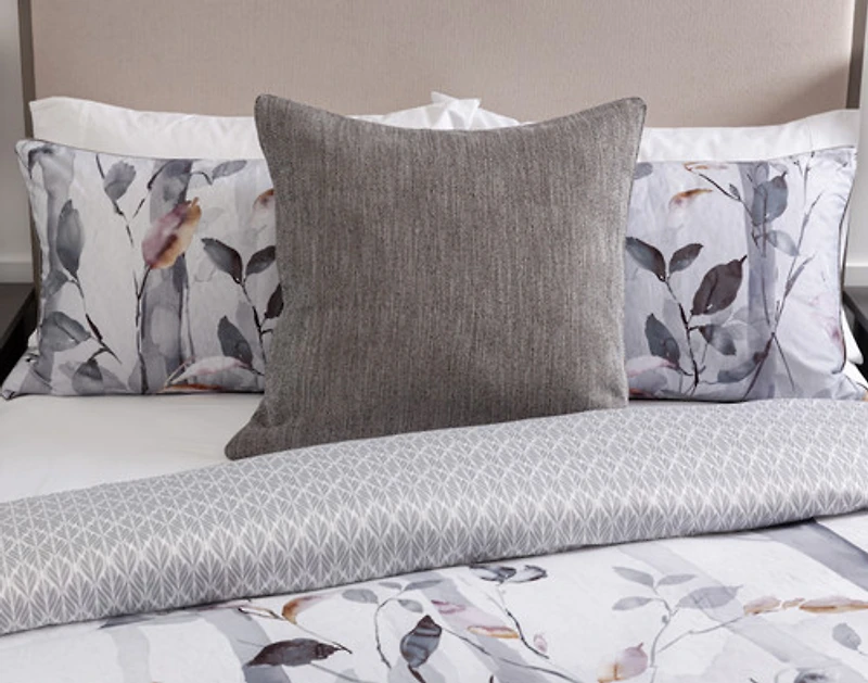 Tamarak Duvet Cover, Bamboo Cotton, Botanical, Purple,
