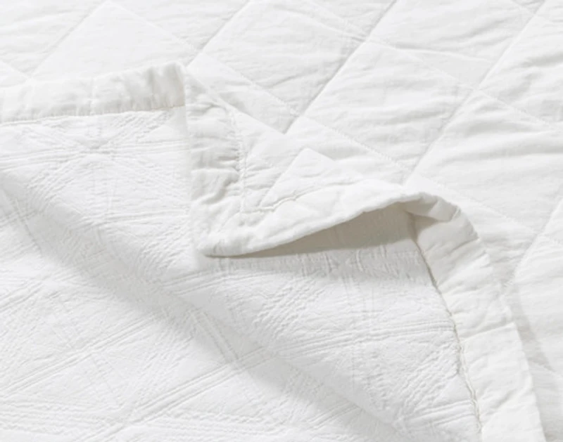 Shelby White Quilt Set, Geometric,
