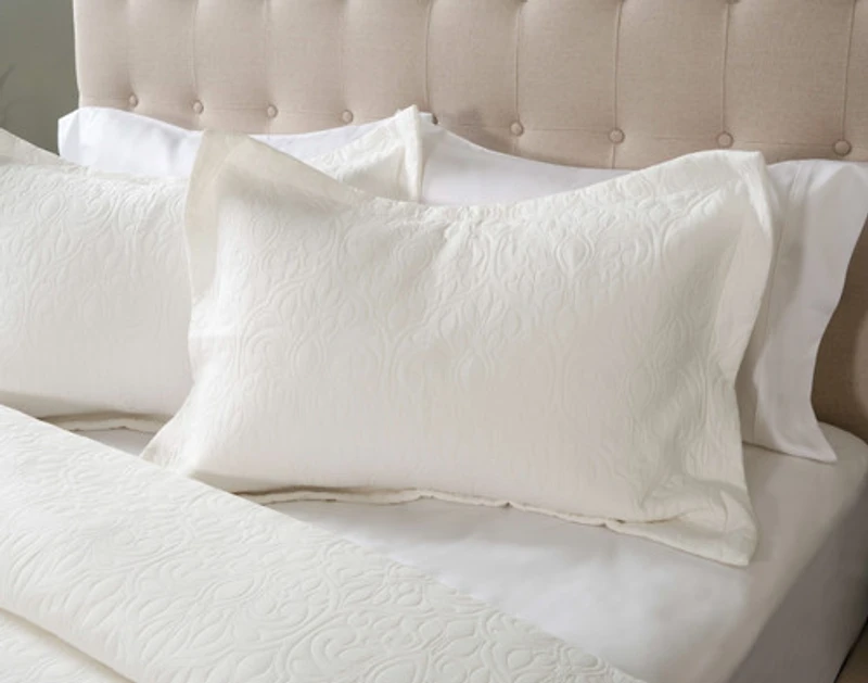 Claire Quilt Set, Geometric, White, Queen