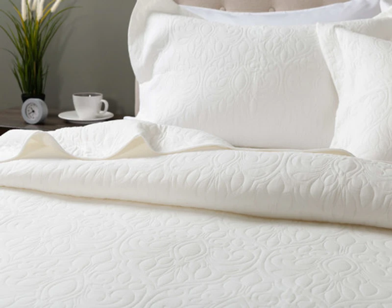 Claire Quilt Set, Geometric, White, Queen