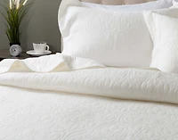 Claire Quilt Set, Geometric, White, Queen