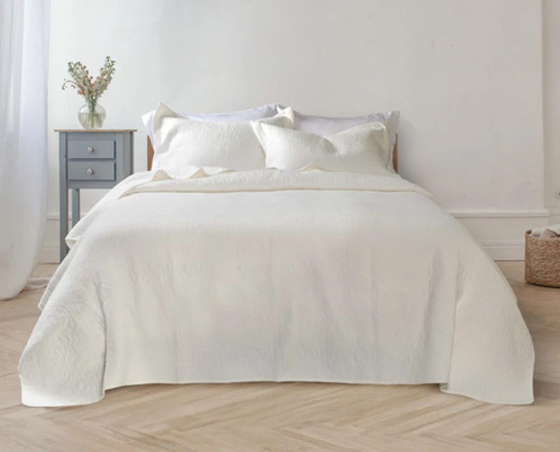 Claire Quilt Set, Geometric, White, Queen