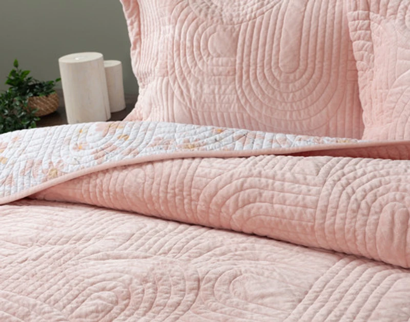Rainbows Velvet Quilt Set, Geometric, Pink,