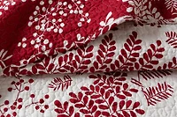 Merry Berry Cotton Quilt Set, Botanical, White, Twin
