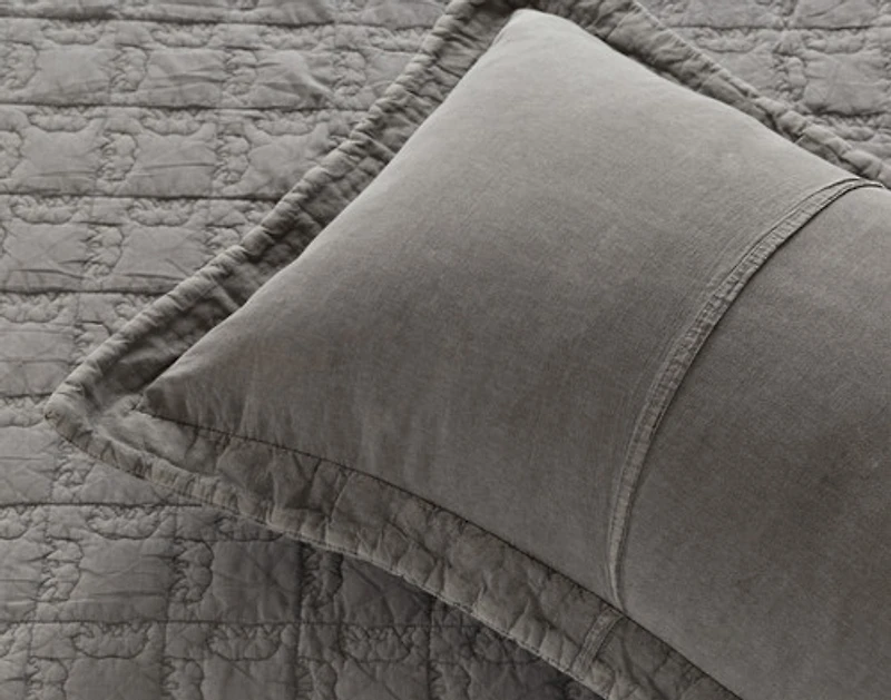 Bear Crossing Quilt Set, Geometric, Grey,