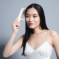 THE HAIR EDIT Tame & Condition Detangling Comb - Bone