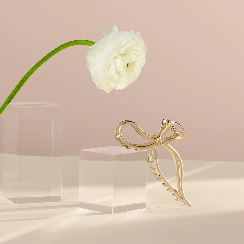 THE HAIR EDIT Gilded Bow Claw Clip
