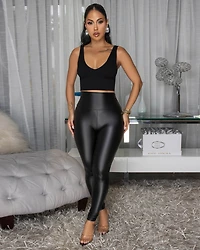 Adelynn Black Ribbed Crop V-Neck Top