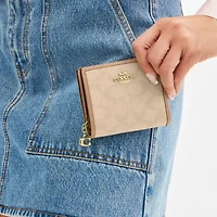 Snap Wallet With Signature Canvas