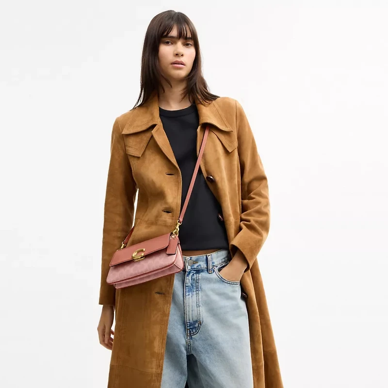 Jet Shoulder Bag Signature Canvas