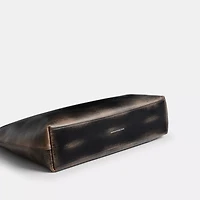 Brooklyn Shoulder Bag In Loved Leather
