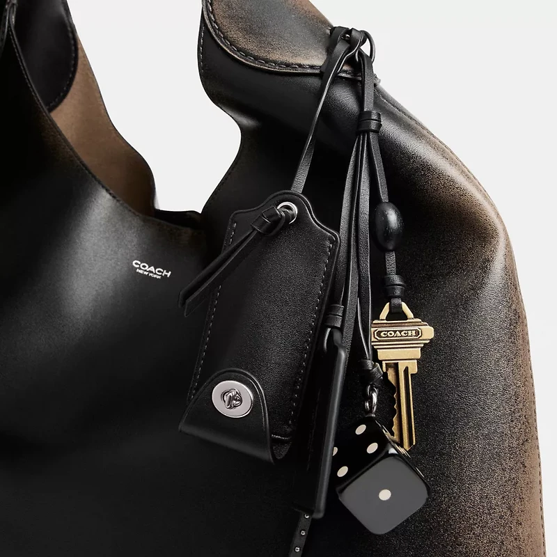 Brooklyn Shoulder Bag In Loved Leather