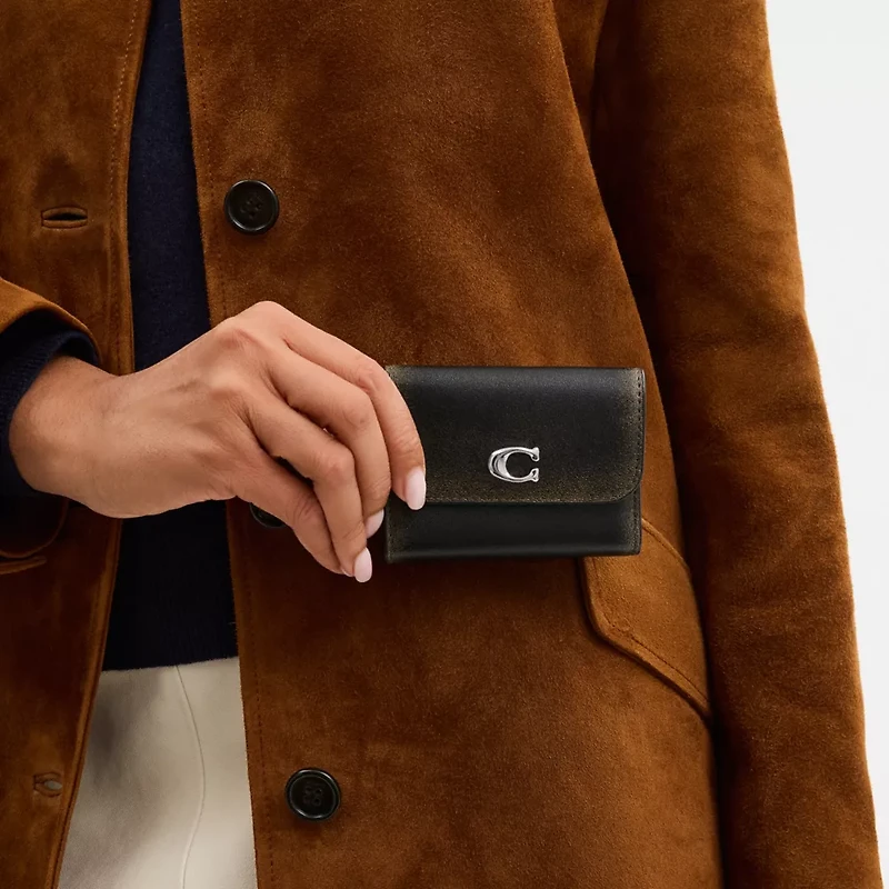 Essential Card Holder Wallet In Loved Leather