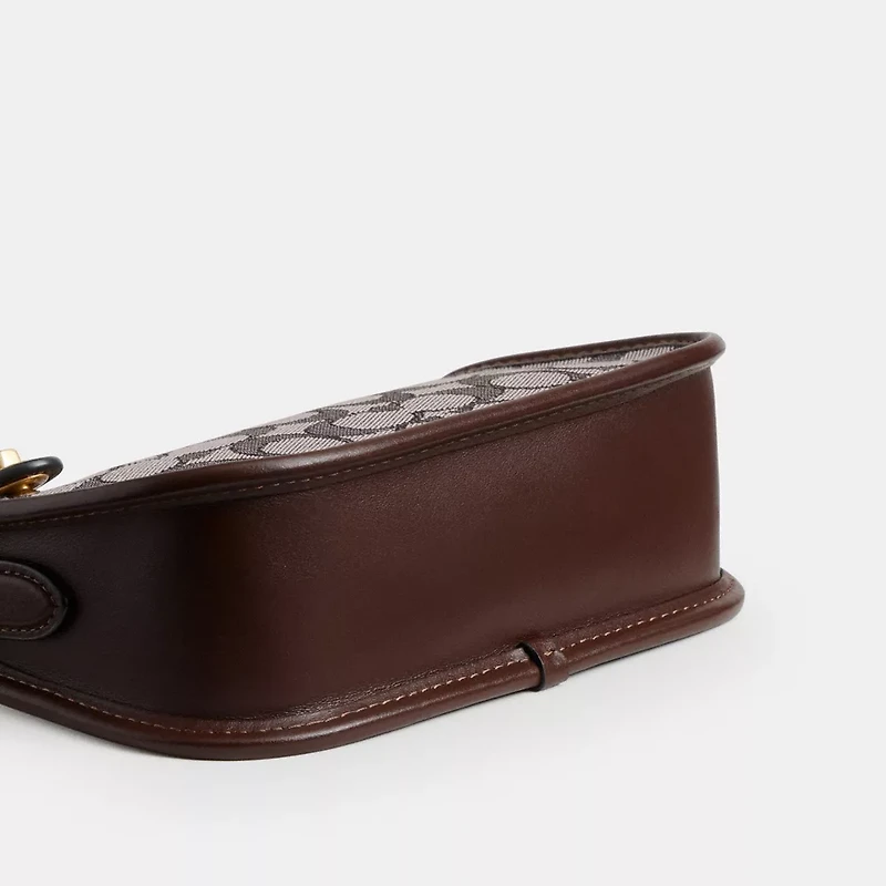 Swinger Bag 20 With Chain In Signature Jacquard