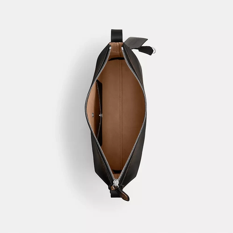 Mott Messenger Bag 38 In Loved Leather With Charms