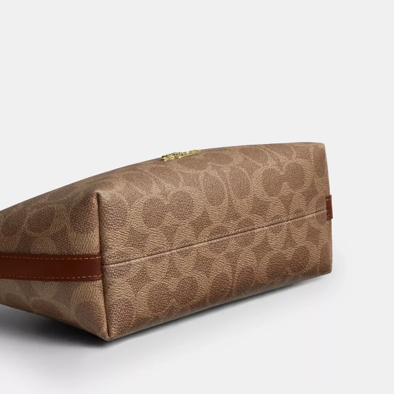 Caitlin Shoulder Bag Signature Canvas