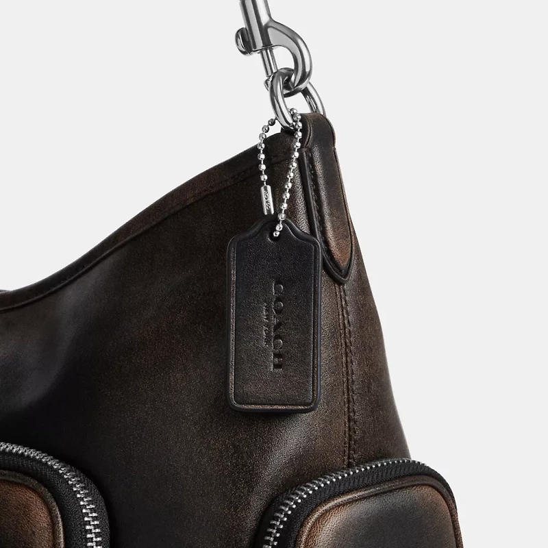Laurel Shoulder Bag With Pockets In Loved Leather