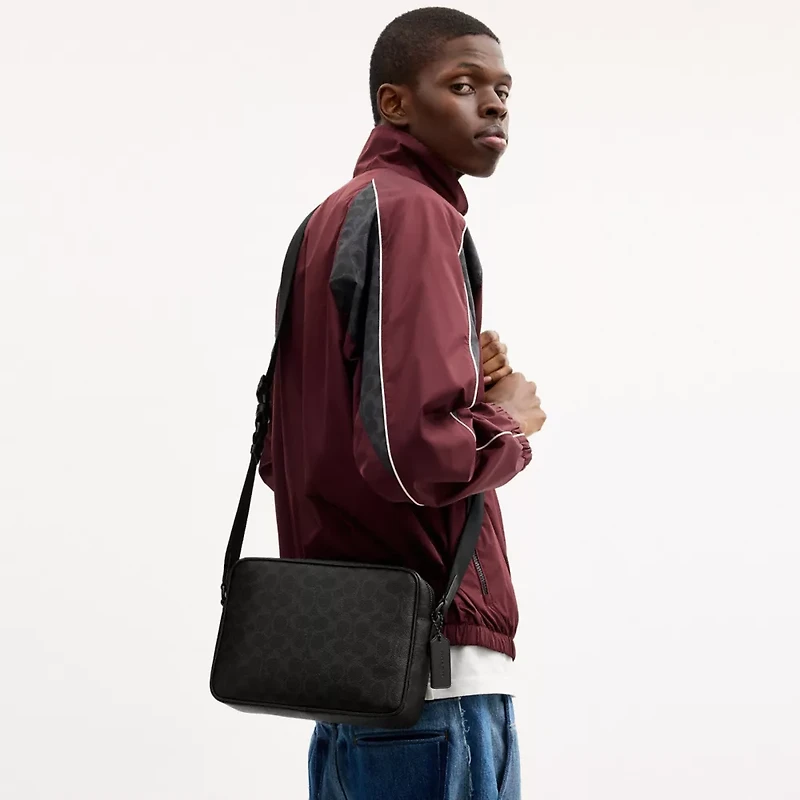 Colton Crossbody Bag 25 Signature Canvas