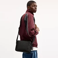 Colton Crossbody Bag 25 Signature Canvas