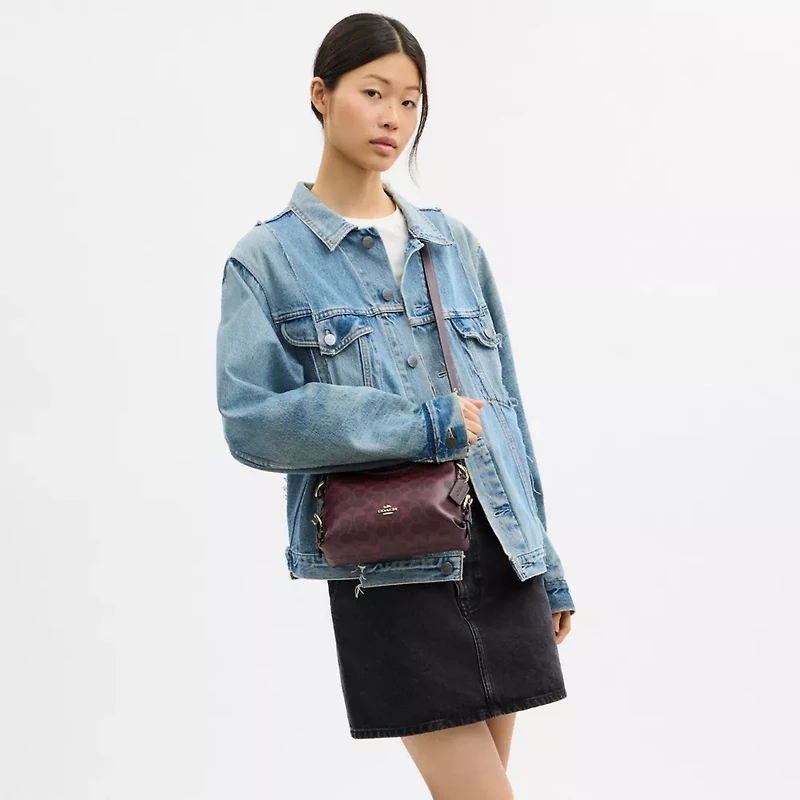 Laurel Shoulder Bag 22 With Buckles Signature Canvas