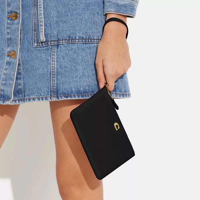 Essential Small Wristlet