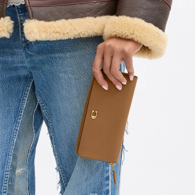 Essential Slim Accordion Zip Wallet