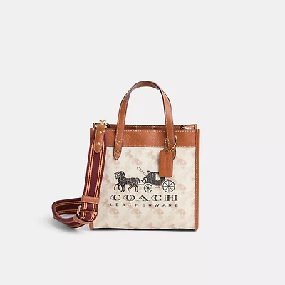 Restored Field Tote 22 With Horse And Carriage Print Badge