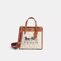 Restored Field Tote 22 With Horse And Carriage Print Badge