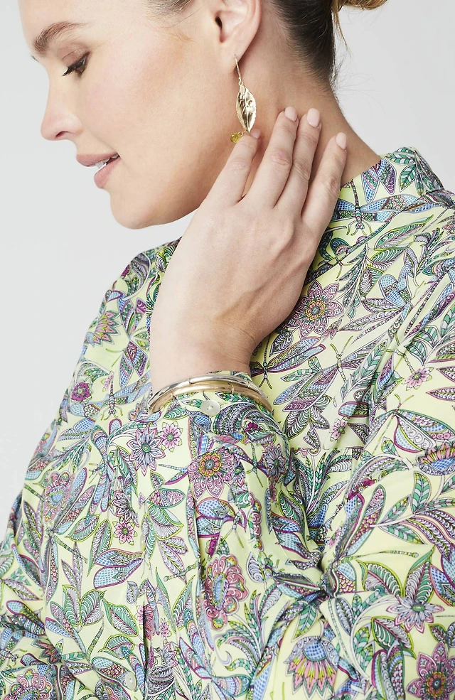 one-pocket shirred-back shirt