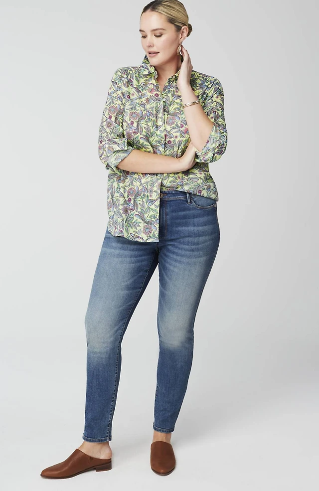 one-pocket shirred-back shirt