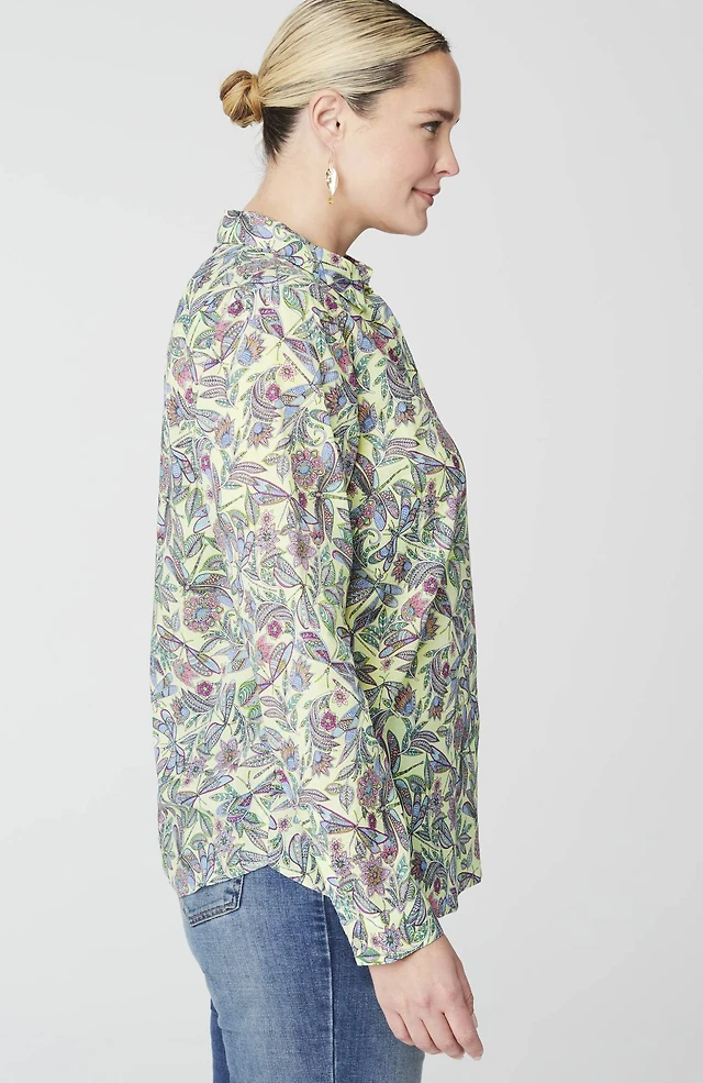 one-pocket shirred-back shirt