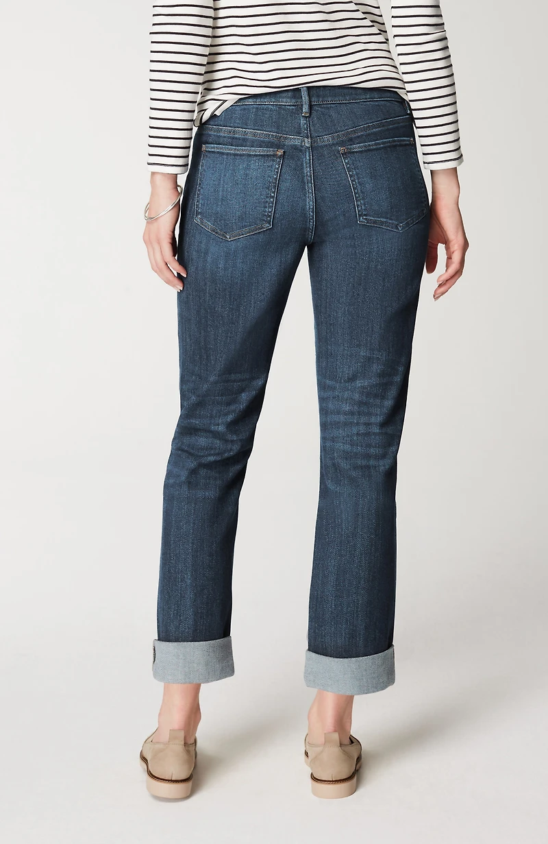 relaxed boyfriend jeans