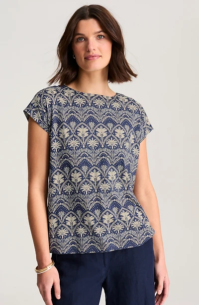 boat-neck buttoned-back tee