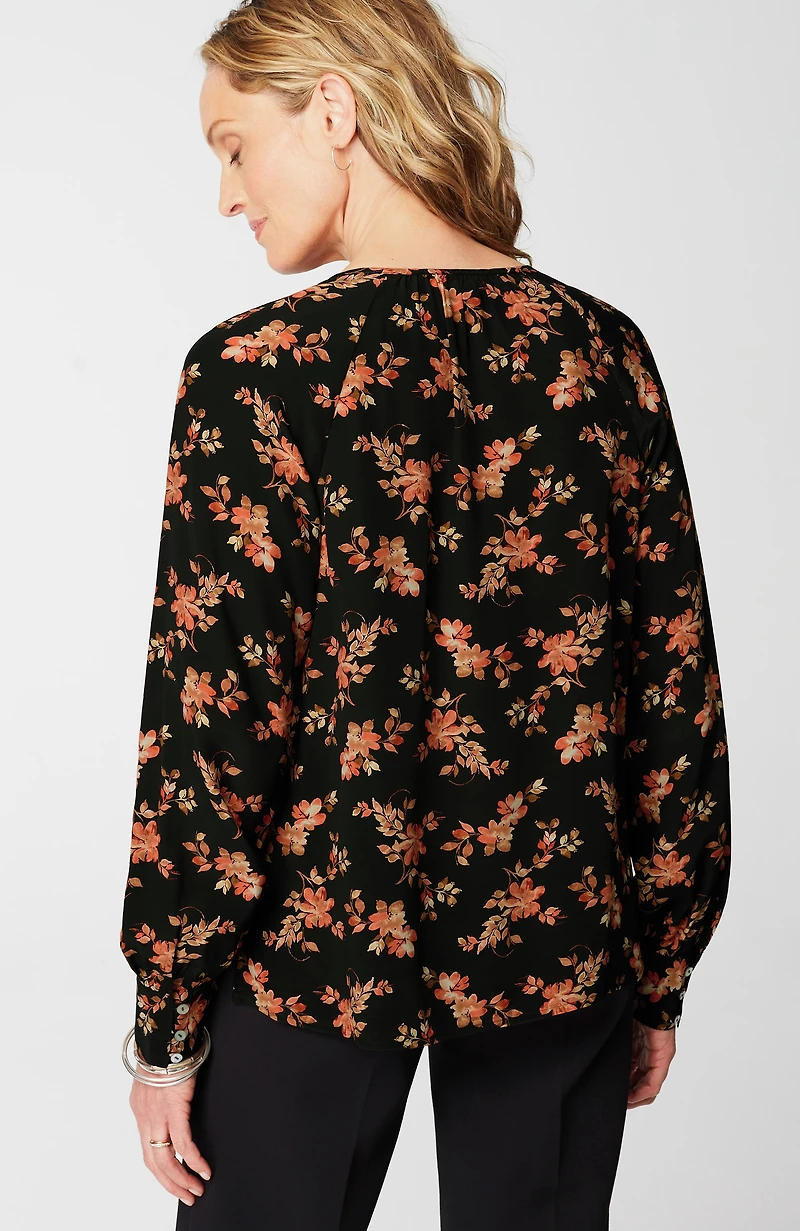 floral-printed pullover top