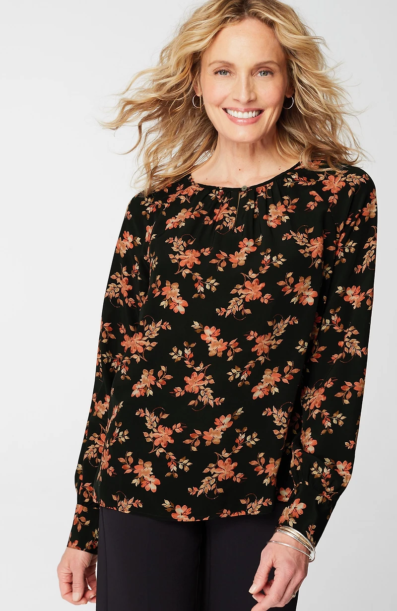 floral-printed pullover top