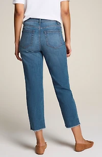 curvy-fit fringe-hem crops