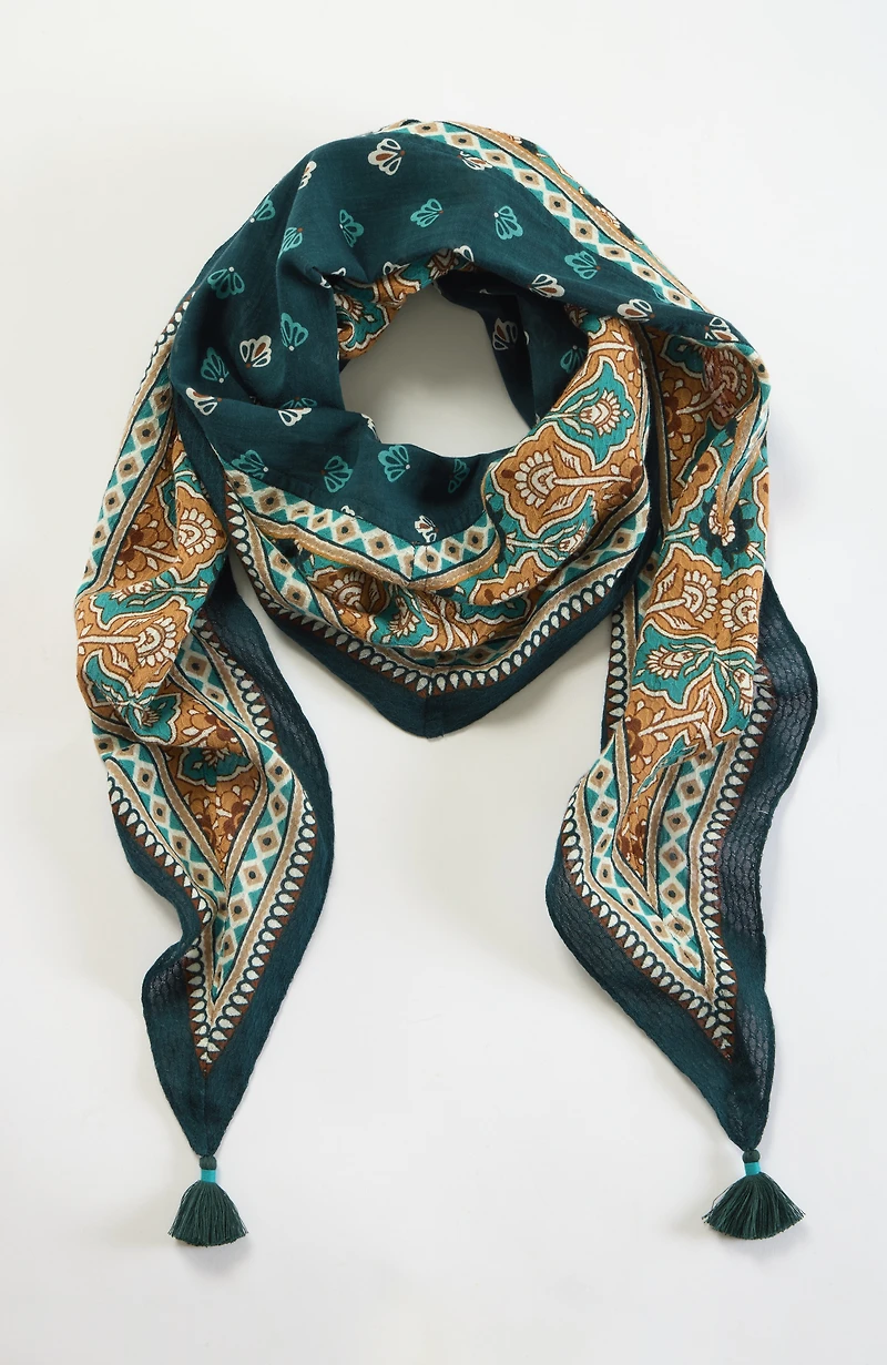 mixed-pattern tasseled diamond scarf